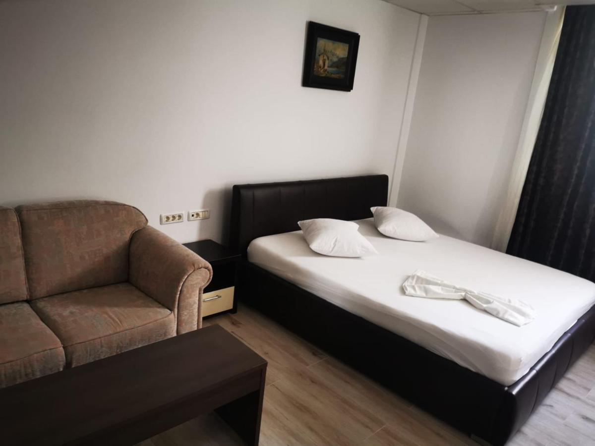 Hotel Viva Ploieşti Eksteriør bilde