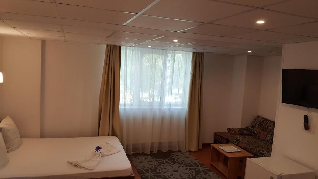 Hotel Viva Ploieşti Eksteriør bilde