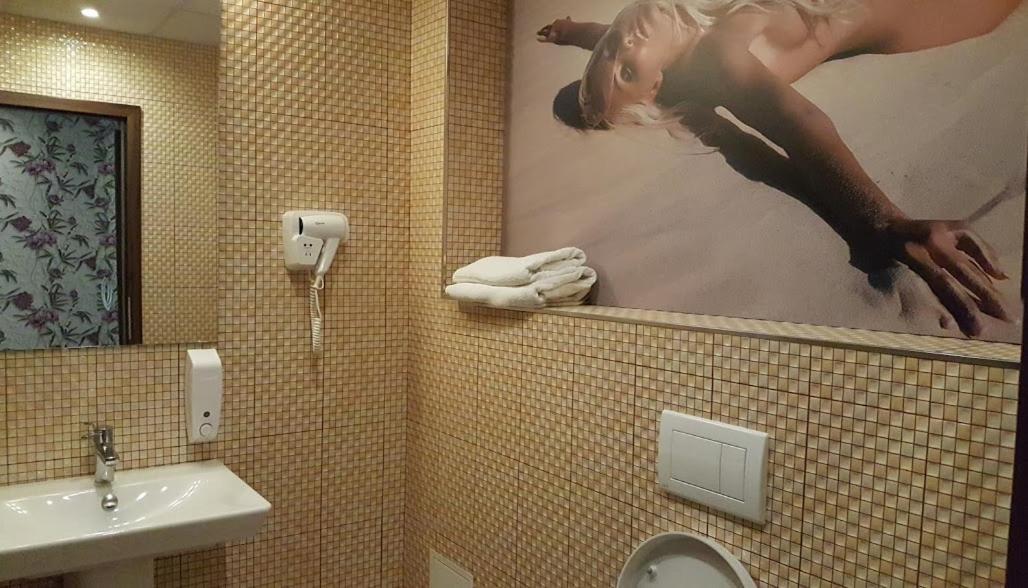 Hotel Viva Ploieşti Eksteriør bilde