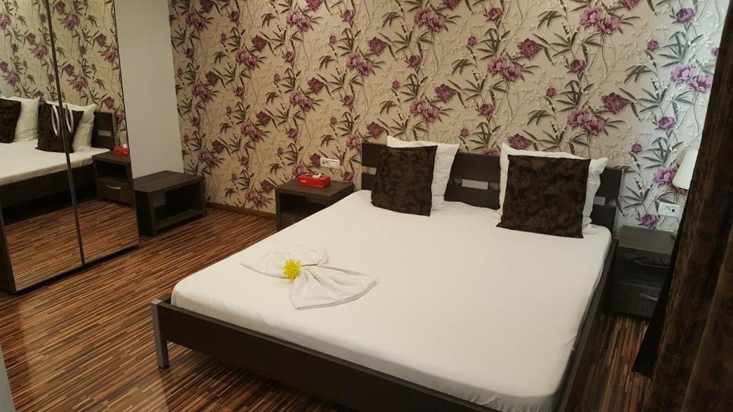 Hotel Viva Ploieşti Eksteriør bilde