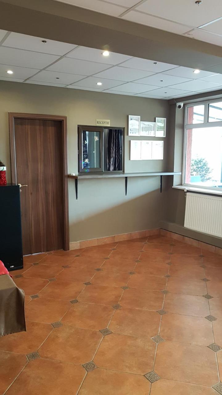 Hotel Viva Ploieşti Eksteriør bilde